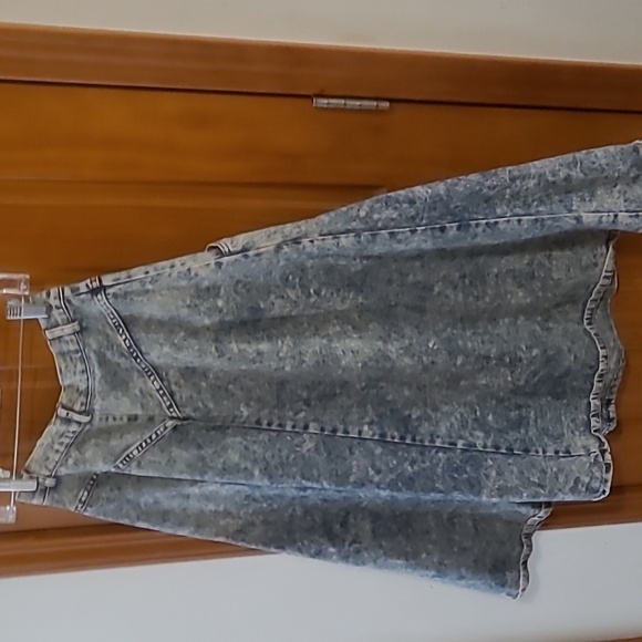 Denim Midi Skirt in Faded Blue - Classic A-Line Style Sz 7/8 - Picture 2 of 2